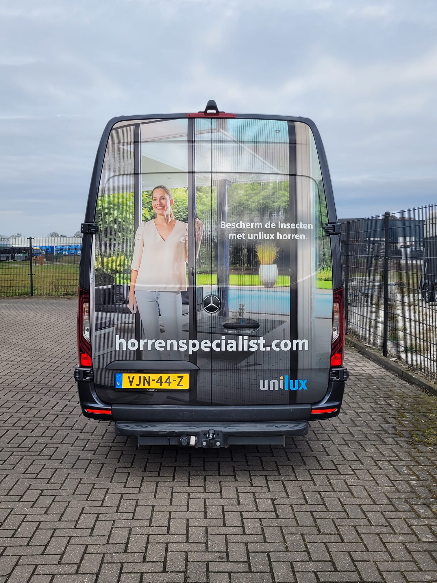 Nieuwe bestickering bus